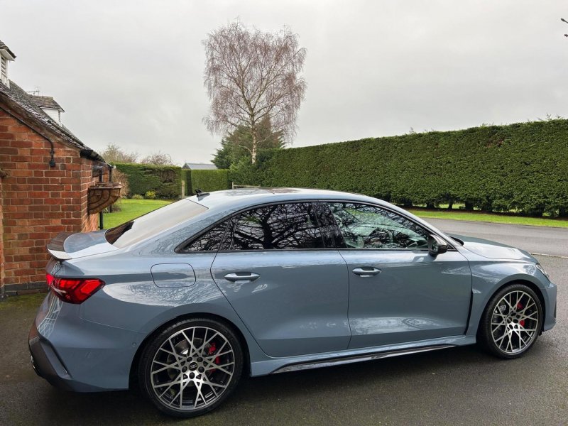 AUDI RS3