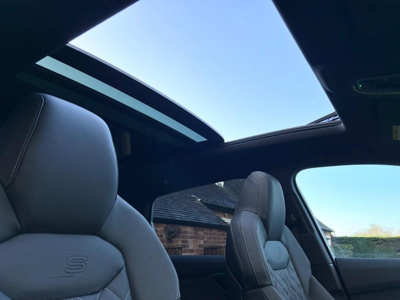 AUDI SQ7