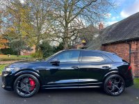 AUDI RSQ8