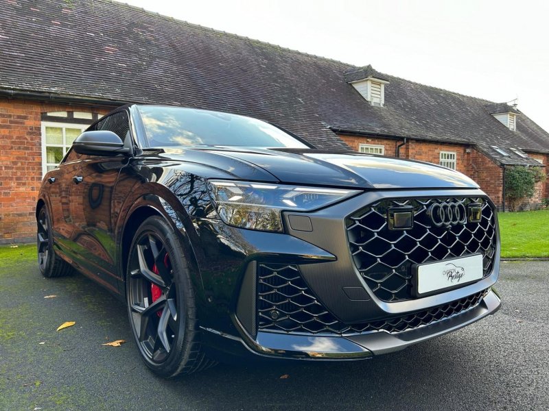 AUDI RSQ8