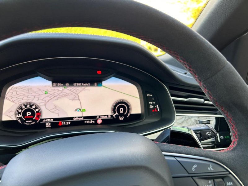 AUDI RSQ8